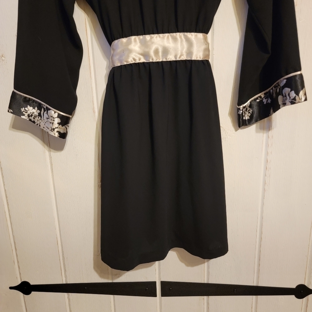 Morgan Taylor Intimates Robe Floral Size Medium - Picture 4 of 5